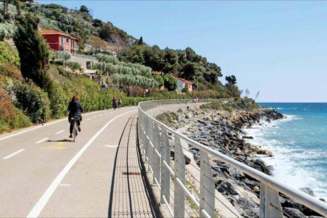 Ampio Appartamento Centrale Sanremo Eksteriør billede