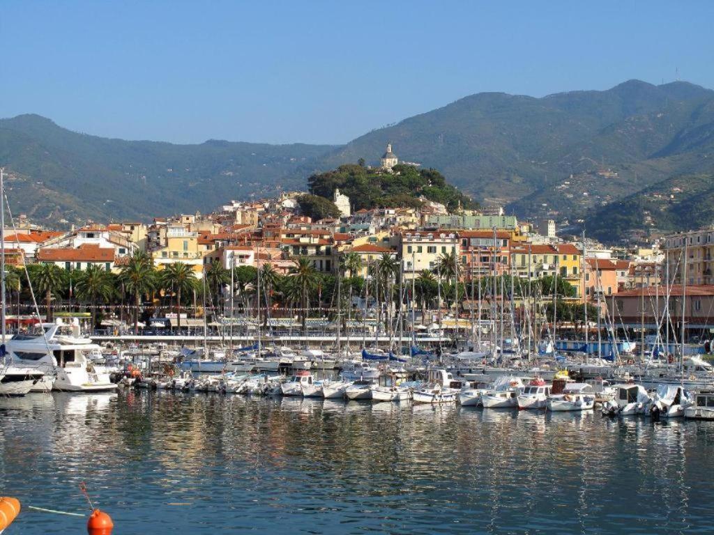 Ampio Appartamento Centrale Sanremo Eksteriør billede