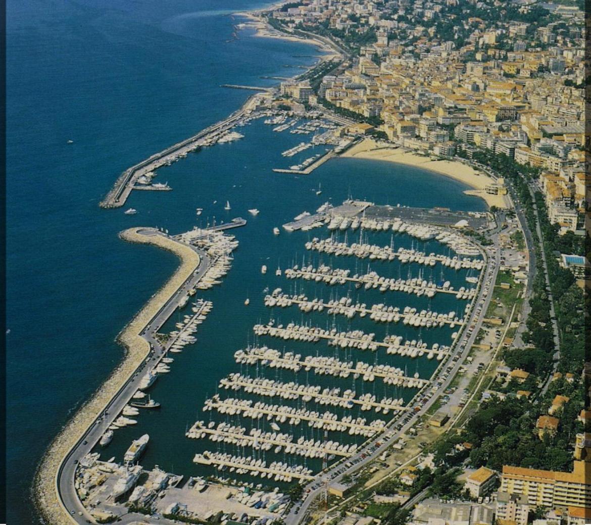 Ampio Appartamento Centrale Sanremo Eksteriør billede